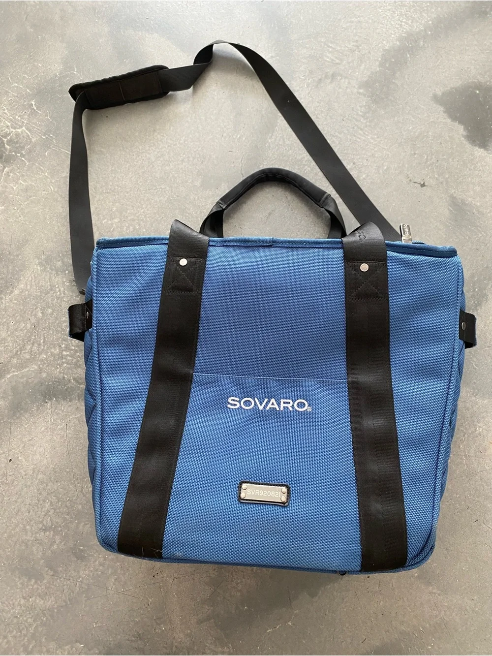 Sovaro Luxury Soft Sided Cooler, 15”x17”x9” (Jun 026)